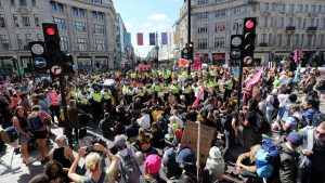 پاسخ پلیس لندن به تظاهرات فعالان محیط زیست ۱۸ میلیون پوند
خرج تراشید