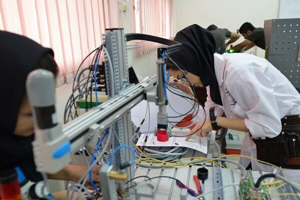 کارگاه آنلاین مهارت‌های زندگی برای زنان و جوانان ۶ استان
برگزار می‌شود